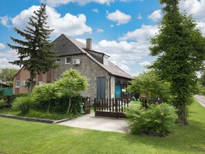 Gebäude, Haus, Zuhause, Dach, Hütte, Strauch, Wohngebiet, Menschliche Siedlung, Ländliches Gebiet