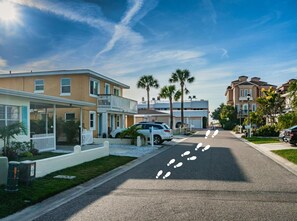 Street view to beach. The Seagull is 3 houses from the beach. 