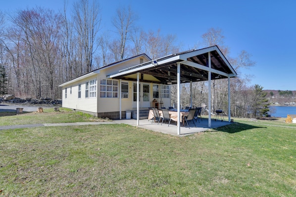 Ellenville Vacation Rental | 2BR | 1BA | 1,000 Sq Ft | 4 Steps to Enter