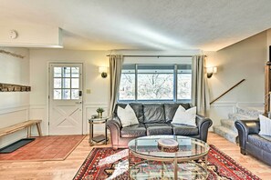 Living Room | Central Heating | Ski Storage Area