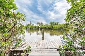 Dock