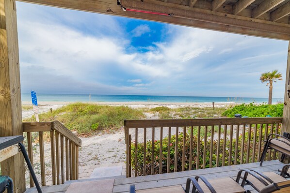 Captain Ron's Beach Pad-by Anna Maria Island Accommodations