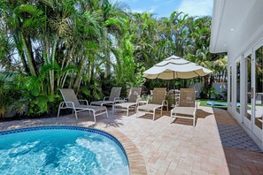 Poolside Loungers