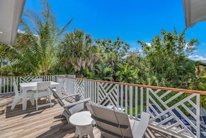 Deck - Main Floor