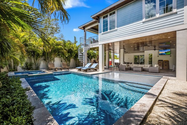 SeaLuxe by Anna Maria Island Accommodations