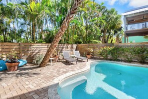 Poolside Loungers