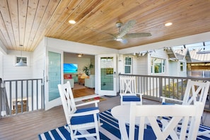 Balcony - Outdoor Dining