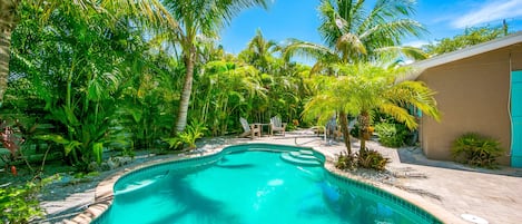 Coconut Lagoon - Anna Maria Island Accommodations