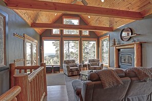 Main Livingroom