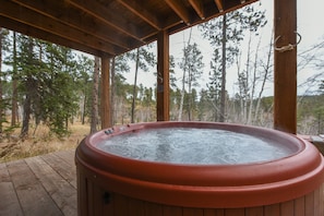 Bañera de hidromasaje al aire libre
