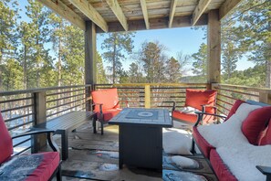 Firepit for smores and storytelling!