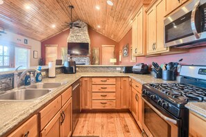 Fully equipped kitchen