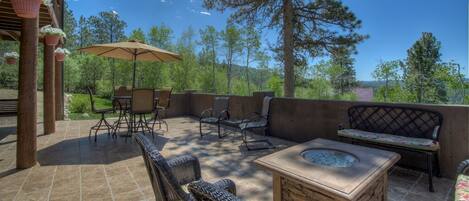 Grand View Lodge deck with gas fire pit.