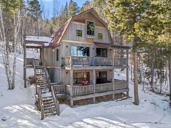 Welcome to Ravens Ridge managed by Deadwood Connections