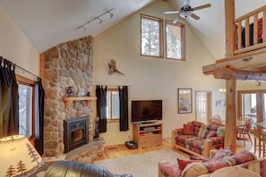 Four Seasons Living Room with gas fireplace.