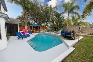 Resort, Building, Hotel, Jacuzzi, Tub