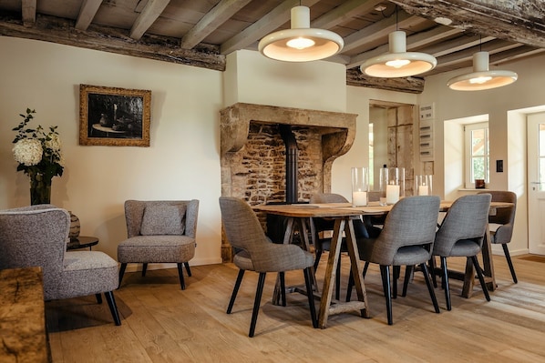 Kitchen and its large table