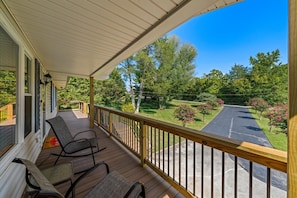 Front Deck with view of front yard.