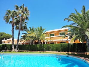 Shade, Swimming Pool, Resort, Estate, Hacienda, Landscaping, Villa, Eco Hotel