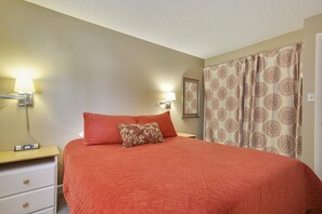 Queen Bedroom