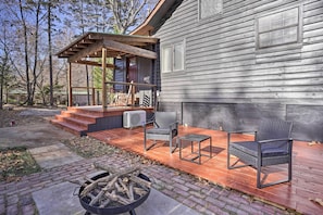 House Exterior | Fire Pit