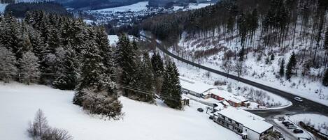 Skidåkning och snöaktiviteter