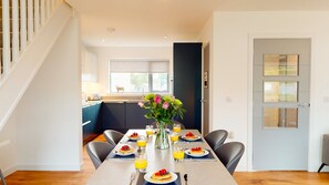 Dining space at 31 Caledonia Place