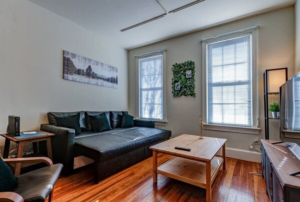 Classic 3BR House w/ Parking – CozySuites