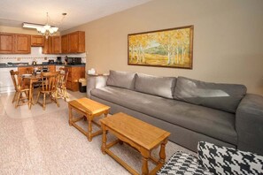 SWP HCH 309 living room