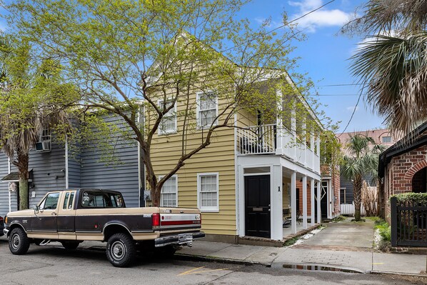 Traditional 1835 Charleston Single Home