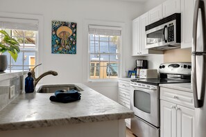 Fully Stocked Kitchen w/ Stainless Steel Appliances