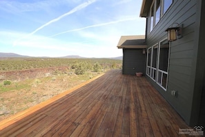 Incredible views of the canyon, bird watching is off the hook! (jacuzzi included