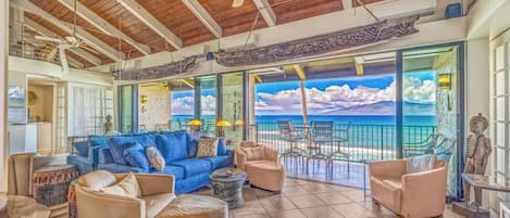 Living room with 180 degree view