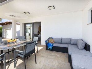 Table, Meubles, Propriété, Chaise, Canapé, Architecture, Fenêtre, Salon, Confort, Sol