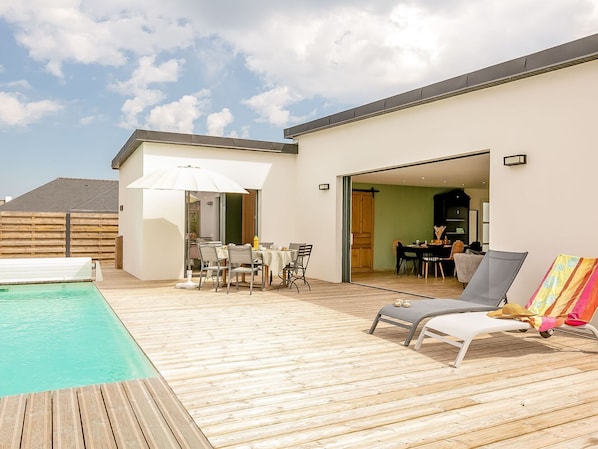 Ciel, Nuage, Propriété, Bois, Ombre, L'Eau, Design Intérieur, Architecture, Mobilier De Jardin, Chaise