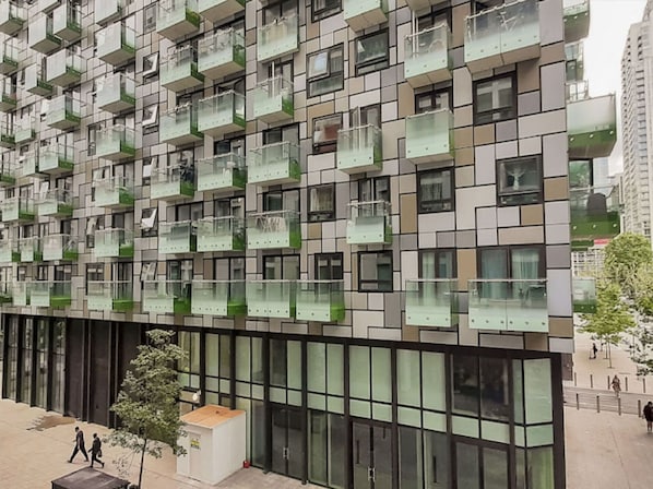 BĂątiment, FenĂȘtre, Bloc Tour, Design Urbain, Condominium, Rectangle, MatĂ©riel De La PropriĂ©tĂ©, Zone RĂ©sidentielle, Façade, BĂątiment Commercial