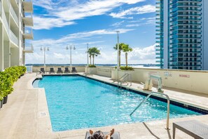 1200 Brickell Bay Dr 4003-large-042-017-2J9A3190-1500x1000-72dpi