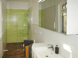 Armatur, Spiegel, Eigentum, Sinken, Zapfhahn, Gebäude, Badezimmer, Bad Sink, Interior Design