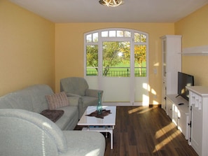 Cabinetry, Meubles, Propriété, Comptoir, Canapé, Bois, Table, Tiroir, Bâtiment, Fenêtre