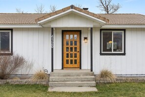 Quaint front entrance