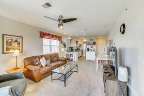 Living Room | Cable TV