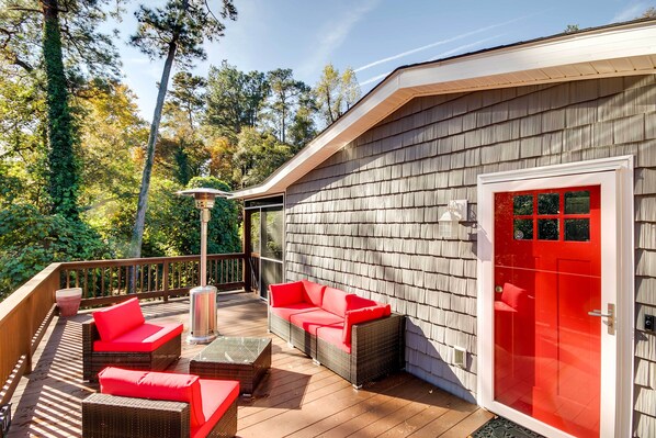 Columbia Vacation Rental | 2BR | 1BA | 800 Sq Ft | Step-Free Access | Free WiFi
