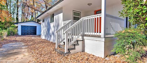 Atlanta Vacation Rental | 3BR | 2BA | Stairs Required for Entry | 1,200 Sq Ft