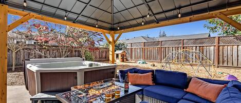 Welcome to your home base in Sonoma County, Bennett Valley Bungalow!