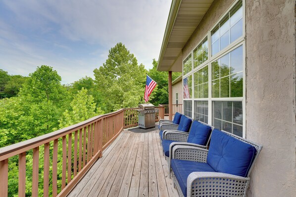 Branson Vacation Rental | 6BR | 6BA | 5,700 Sq Ft | 2 Steps Required for Access