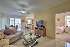 Living Room | Smart TV
