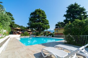 Holiday Home Swimming Pool
