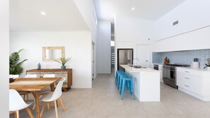 Kitchen / Dining 