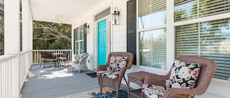 A Crabs Walk - Lot's of porch space to enjoy the breezes