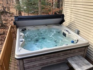 8-person Hot tub